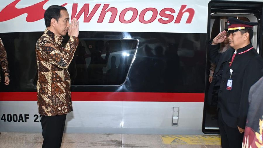 Presiden Jokowi meresmikan Kereta Cepat Jakarta-Bandung yang diberi nama Whoosh pada Senin (2/10/2023). (Dok. Setpres)