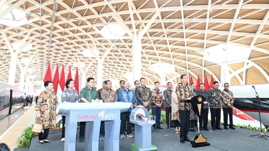 Presiden Jokowi meresmikan Kereta Cepat Jakarta-Bandung yang diberi nama Whoosh pada Senin (2/10/2023). (Dok. Setpres)