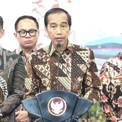 Jokowi Resmikan Whoosh: Modernisasi Transportasi Massal Kita