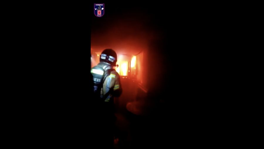 Sedikitnya 13 orang tewas dalam insiden kebakaran di sebuah kelab malam di Kota Murcia, Spanyol. Insiden kebakaran ini diklaim menjadi yang paling mematikan di Spanyol dalam beberapa dekade terakhir. (Tangkapan Layar Video Reuters/LA OPINION DE MURCIA)