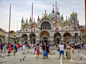 Venesia Terapkan Lagi Tiket Masuk Harian bagi Turis untuk Cegah Overtourism