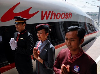 Ada 'Tangan' Jokowi, Ternyata Ini Arti Kereta Cepat Whoosh