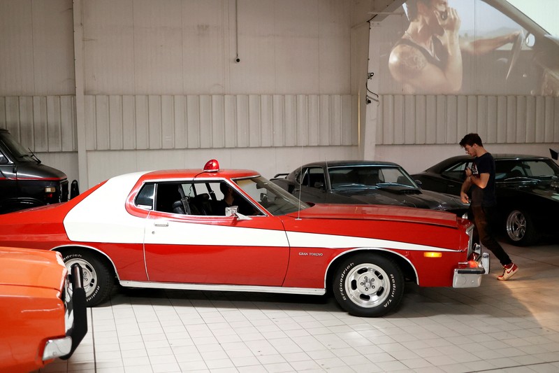 Pemandangan replika DeLorean DMC-12 yang ditampilkan dalam film Back to the Future di antara kendaraan legendaris dan replika mobil dari dunia perfilman dan televisi yang dipajang di museum Pop Central di Etrechy, dekat Paris, Prancis, 17 September 2023. Pemandangan replika DeLorean DMC-12 yang ditampilkan dalam film Back to the Future di antara kendaraan legendaris dan replika mobil dari dunia perfilman dan televisi yang dipajang di museum Pop Central di Etrechy, dekat Paris, Prancis, 17 September 2023. (REUTERS/Noemie Olive)