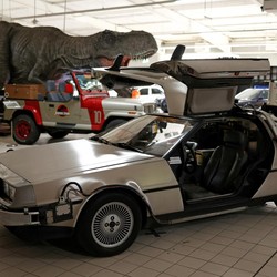 Museum Ini Punya Koleksi Mobil-Mobil Ikonik dari Film Populer