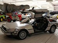 Museum Ini Punya Koleksi Mobil-Mobil Ikonik dari Film Populer