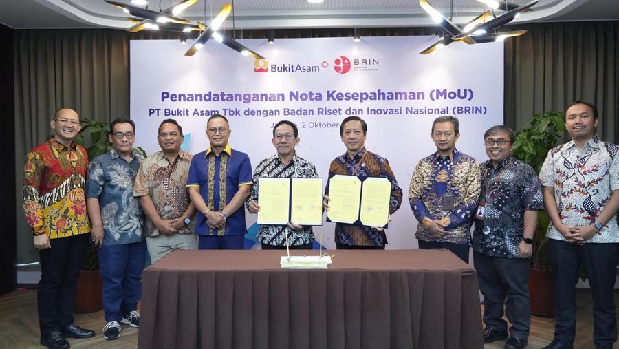 Penandatanganan Nota Kesepahaman (MoU) PT Bukit Asam Tbk dengan Badan Riset dan Inovasi Nasional (BRIN). (Dok.PTBA)