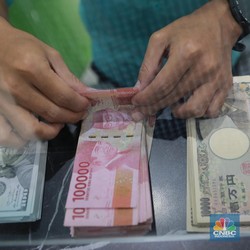 Breaking! Dolar Ngamuk, Rupiah Nyaris Sentuh Rp15.800/US$