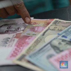 Rupiah Kini Kalah, Raja Mata Uang Asia Dipegang Peso & Ringgit