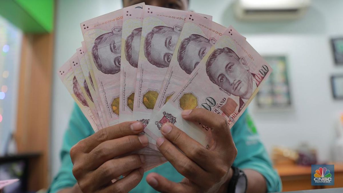 Rekor! Pertama dalam Sejarah: Dolar Singapura Tembus Rp13.000