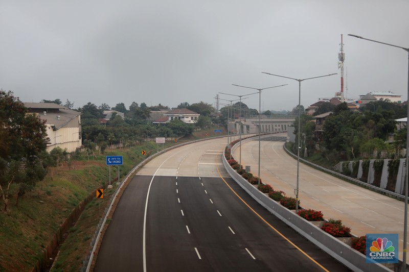 Suasana di ruas tol Seksi 2 Pamulang-Cinere, Tangerang Selatan, Banten, Selasa (3/10/2023). (CNBC Indonesia/Muhammad Sabki) Suasana di ruas tol Seksi 2 Pamulang-Cinere, Tangerang Selatan, Banten, Selasa (3/10/2023). (CNBC Indonesia/Muhammad Sabki)