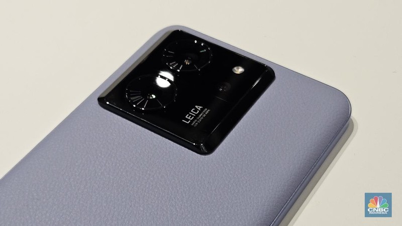 Xiaomi 13T hari ini, Selasa (3/10/2023), akhirnya resmi dirilis di Indonesia setelah diperkenalkan di Berlin, Jerman, pekan lalu. Beda dengan yang ada di global, hanya varian reguler saja yang dijual, sedangkan varian Pro tidak masuk ke Indonesia. (CNBC Indonesia/Intan Rakhmayanti Dewi)