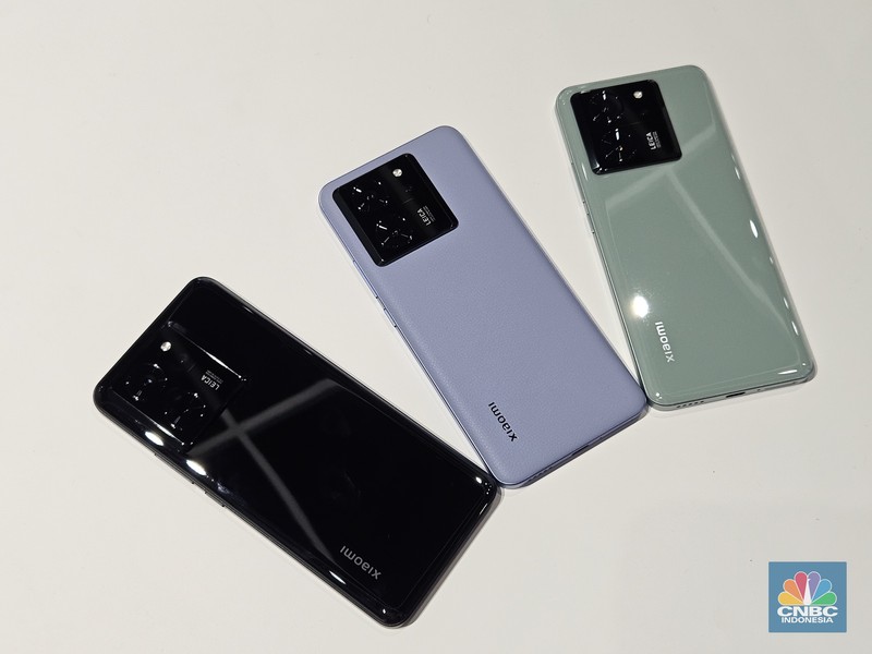 Xiaomi 13T hari ini, Selasa (3/10/2023), akhirnya resmi dirilis di Indonesia setelah diperkenalkan di Berlin, Jerman, pekan lalu. Beda dengan yang ada di global, hanya varian reguler saja yang dijual, sedangkan varian Pro tidak masuk ke Indonesia. Xiaomi 13T hari ini, Selasa (3/10/2023), akhirnya resmi dirilis di Indonesia setelah diperkenalkan di Berlin, Jerman, pekan lalu. Beda dengan yang ada di global, hanya varian reguler saja yang dijual, sedangkan varian Pro tidak masuk ke Indonesia. (CNBC Indonesia/Intan Rakhmayanti Dewi)