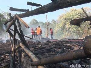 Sibuknya Damkar Subang Tangani Kebakaran Selama Tahun 2023