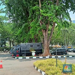 Hotel Sultan Diambil Alih Negara, Ada Penampakan Truk Polisi