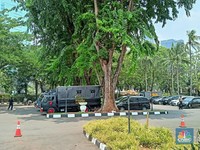 Hotel Sultan Diambil Alih Negara, Ada Penampakan Truk Polisi