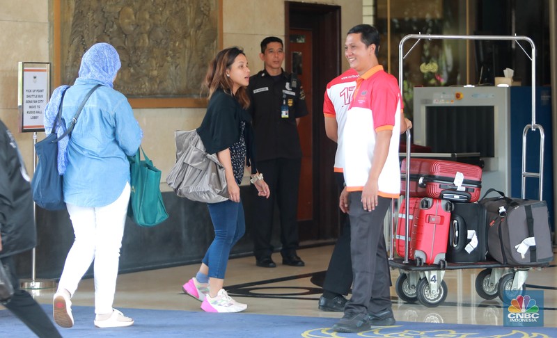 Suasana Hotel Sultan terlihat masih ada pengunjung saat jelang proses pengosongan lahan yang dilakukan oleh Pusat Pengelolaan Komplek Gelora Bung Karno (PPKGBK), Rabu, (4/10). (CNBC Indonesia/Muhammad Sabki)