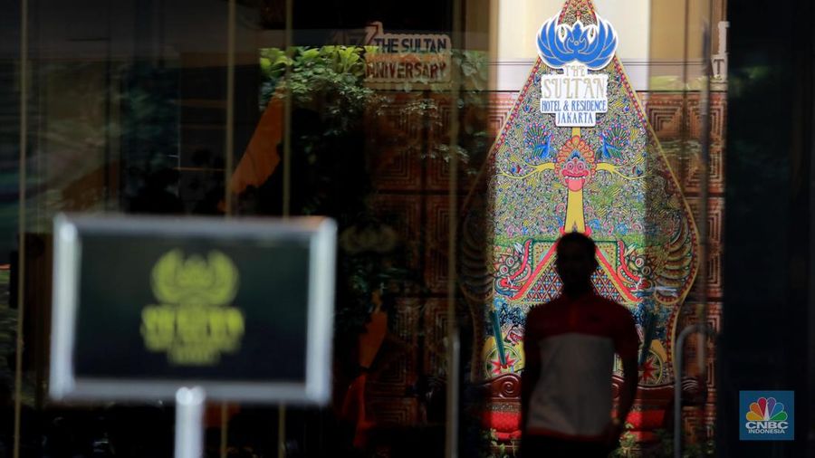 Suasana Hotel Sultan terlihat masih ada pengunjung saat jelang proses pengosongan lahan yang dilakukan oleh Pusat Pengelolaan Komplek Gelora Bung Karno (PPKGBK), Rabu, (4/10). (CNBC Indonesia/Muhammad Sabki)