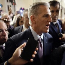 Geger Ketua DPR AS Kevin McCarthy Dipecat, Ini Alasannya