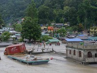 Potret Ngeri Banjir Bandang bak Air Bah Hancurkan India