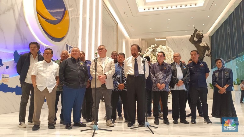 Konferensi pers Menteri Pertanian Syahrul Yasin Limpo di Nasdem Tower, Jakarta, Kamis (5/10/2023). (YouTube/CNN Indonesia) Konferensi pers Menteri Pertanian Syahrul Yasin Limpo di Nasdem Tower, Jakarta, Kamis (5/10/2023). (YouTube/CNN Indonesia)