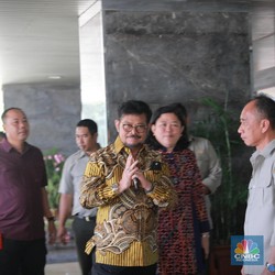 SYL Terancam Jadi Tersangka Lagi Gegara Jajan Istri-Skincare Keluarga