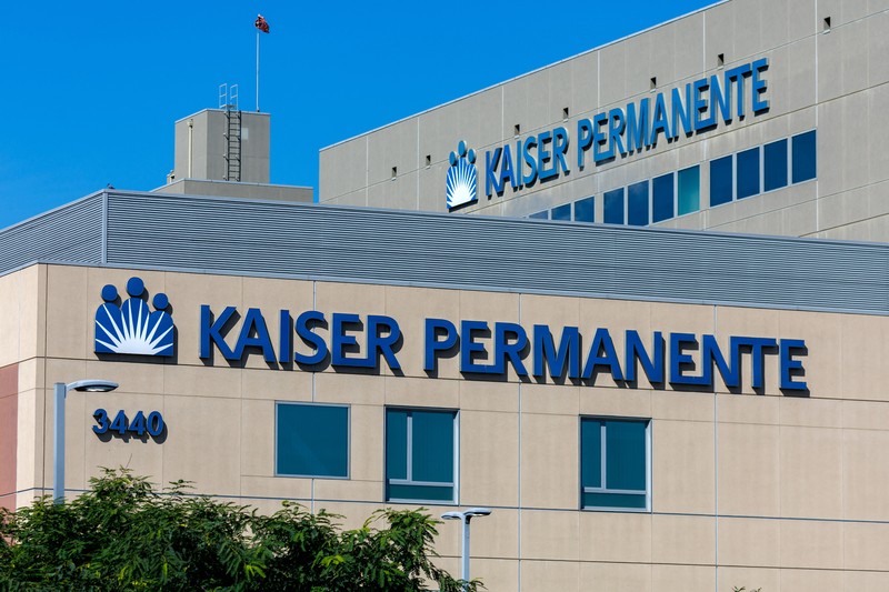 Petugas kesehatan mogok di depan Kaiser Permanente Los Angeles Medical Center, ketika lebih dari 75.000 petugas kesehatan Kaiser Permanente melakukan pemogokan dari tanggal 4 hingga 7 Oktober di seluruh Amerika Serikat, di Los Angeles, California, AS pada 4 Oktober 2023. Petugas kesehatan mogok di depan Kaiser Permanente Los Angeles Medical Center, ketika lebih dari 75.000 petugas kesehatan Kaiser Permanente melakukan pemogokan dari tanggal 4 hingga 7 Oktober di seluruh Amerika Serikat, di Los Angeles, California, AS pada 4 Oktober 2023. (REUTERS/Aude Guerrucci)