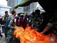 Jokowi Bagi-Bagi Beras Gratis, Lanjut di 2024?
