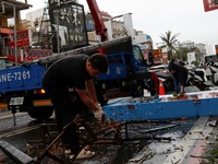 Ada Topa Koinu, Bursa Saham Hong Kong Tutup & Sekolah Libur