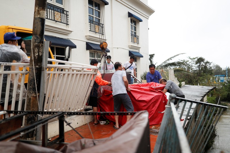 Suasana usai Topan Koinu melanda  Kenting, Taiwan, Kamis (5/10//2023). (REUTERS/Carlos Garcia Rawlins)