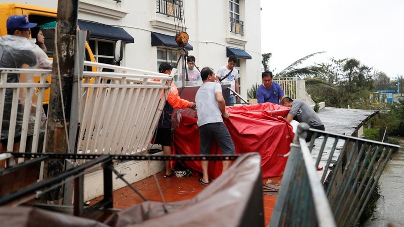 Suasana usai Topan Koinu melanda  Kenting, Taiwan, Kamis (5/10//2023). (REUTERS/Carlos Garcia Rawlins)