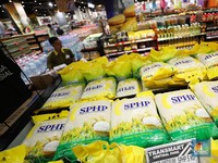 Ini Sebab Bulog Setop Beras SPHP ke Distributor Saat Harga Masih Mahal