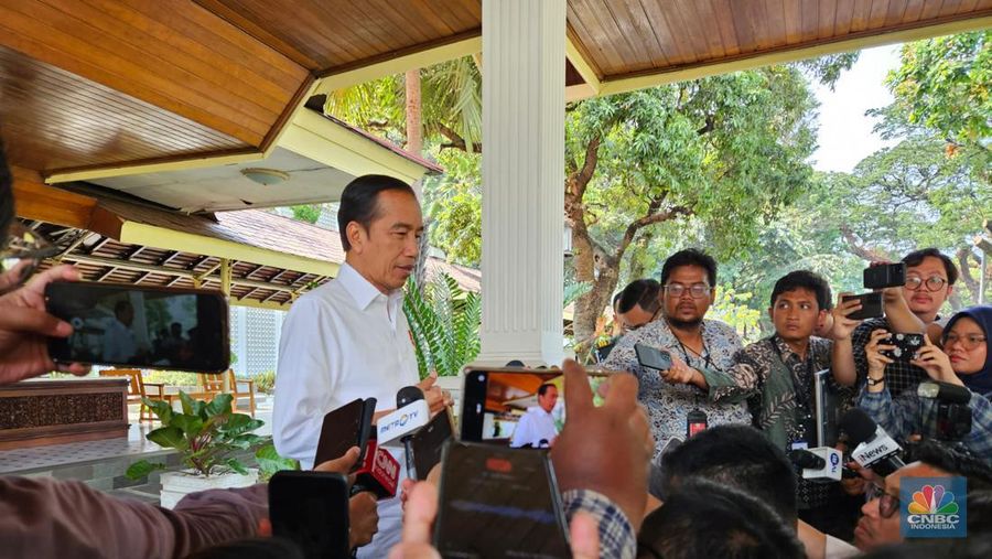 Presiden Jokowi menunjuk Kepala Badan Pangan Nasional Arief Prasetyo untuk menjadi pelaksana tugas sebagai Menteri Pertanian. (CNBC Indonesia/Emir Yanwardhana)