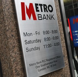 Kenapa Metro Bank Inggris Gonjang-Ganjing, Terancam Collapse?