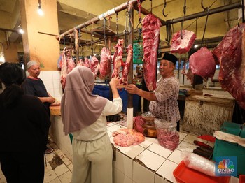 RI Kekeringan Uang, Warga Miskin Makan Tabungan