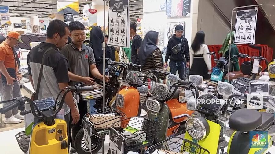 Transmart kembali menggelar program pesta diskon besar-besaran 50% + 20%, di Transmart Full Day Sale, besok, Minggu (8/10/2023).