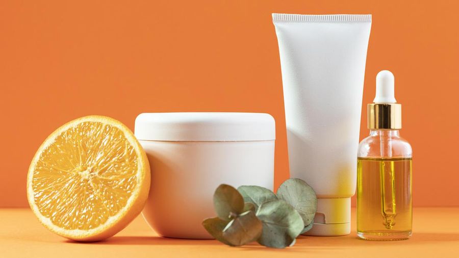 Ilustrasi Serum perawatan wajah viitamin c. (Dok. Freepik)