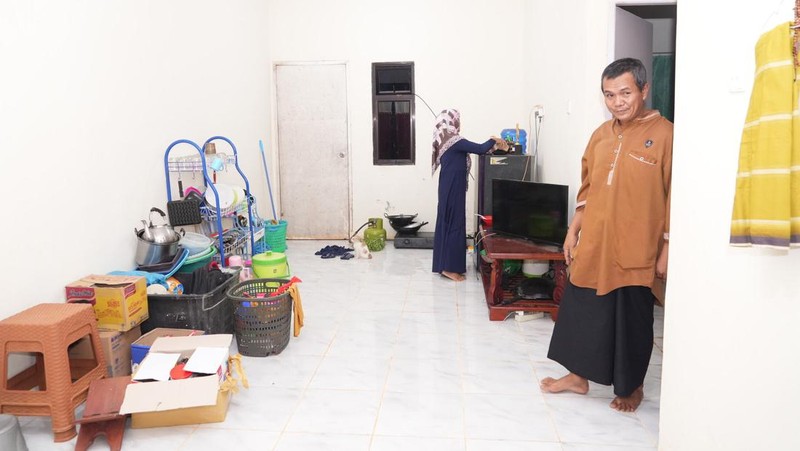 Menteri Investasi Tinjau Hunian Sementara, Warga Mengaku Puas dengan Fasilitas Pemerintah. (Dok.BKPM)