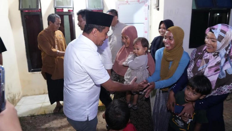 Menteri Investasi Tinjau Hunian Sementara, Warga Mengaku Puas dengan Fasilitas Pemerintah. (Dok.BKPM)
