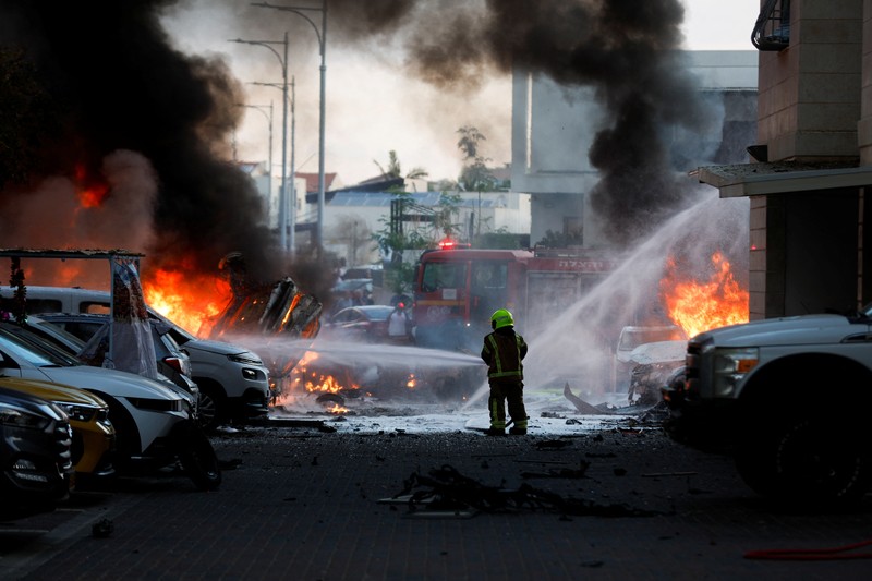 Roket ditembakkan militan Palestina ke Israel, di Gaza 7 Oktober 2023. Roket ditembakkan militan Palestina ke Israel, di Gaza 7 Oktober 2023. (REUTERS/Ibraheem Abu Mustafa)