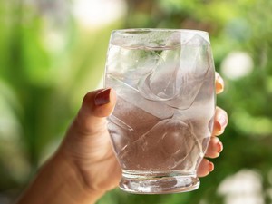 Sakit Perut Usai Minum Air Dingin, Bocah 7 Tahun Ini Dilarikan ke ICU!