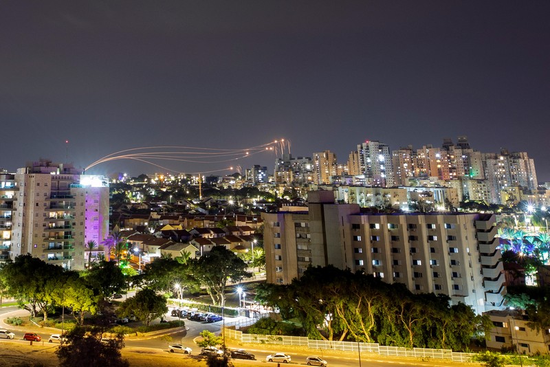 ISRAEL-PALESTINIANS/ Israel's Iron Dome anti-missile system intercepts rockets launched from the Gaza Strip, as seen from Ashkelon in southern Israel October 7, 2023. REUTERS/Amir Cohen