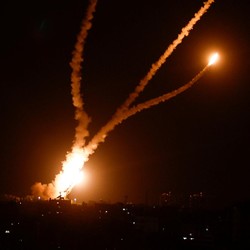 Hizbullah Ngamuk, Israel Dibombardir 40 Roket