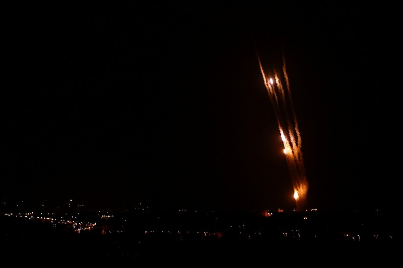ISRAEL-PALESTINIANS/ Israel's Iron Dome anti-missile system intercepts rockets launched from the Gaza Strip, as seen from Ashkelon in southern Israel October 7, 2023. REUTERS/Amir Cohen