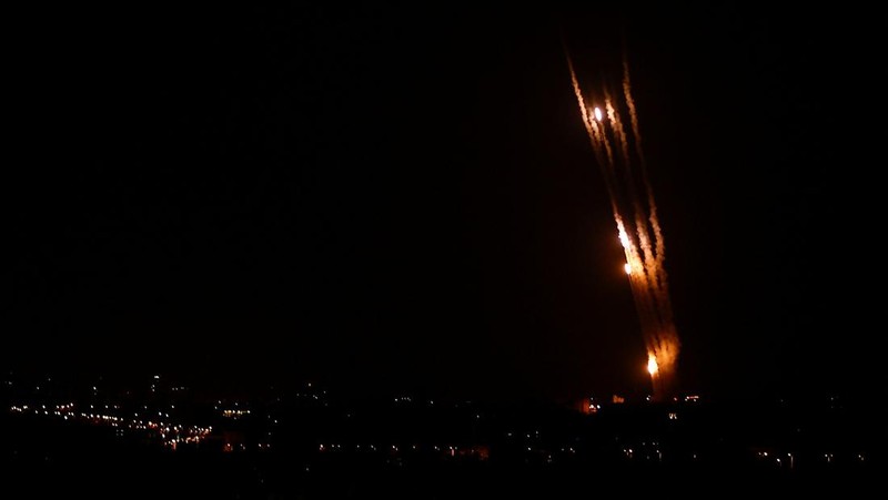 Israel's Iron Dome anti-missile system intercepts rockets launched from the Gaza Strip, as seen from Ashkelon in southern Israel October 7, 2023. REUTERS/Amir Cohen