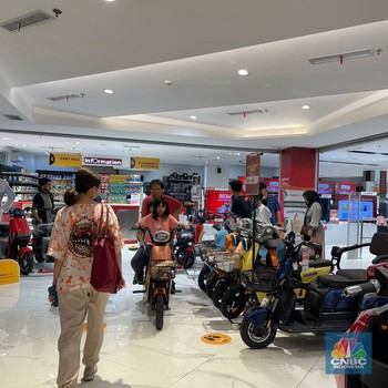 Intip Warga Belanja Promo Diskon Seharian di Transmart