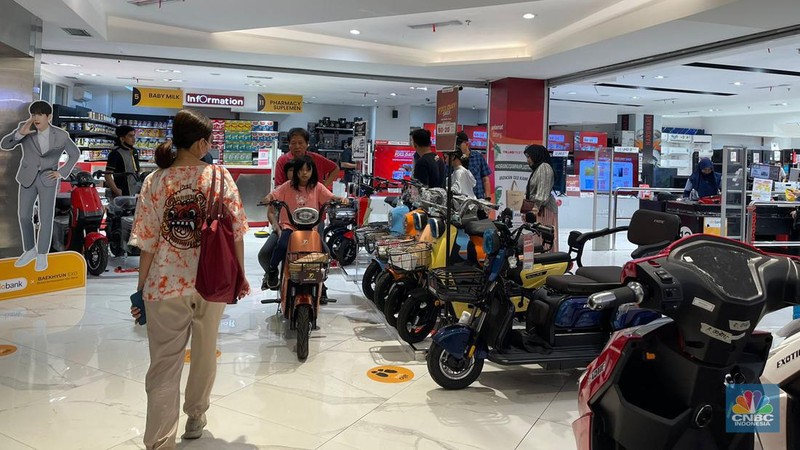 Transmart Full Day Sale di Transmart Transpark Bintaro. (CNBC Indonesia/Tety Purwanti)