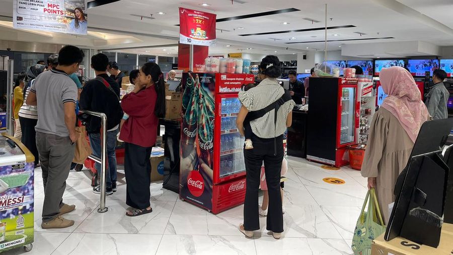 Transmart Full Day Sale di Transmart Transpark Bintaro. (CNBC Indonesia/Tety Purwanti)