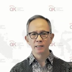 Bos OJK Bawa Kabar Buruk dari AS & China, RI Gimana?