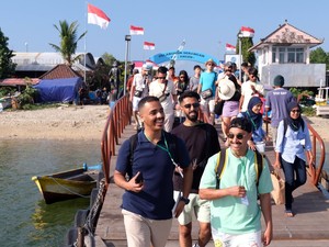 Jumlah Kunjungan Turis China Capai Rekor Sejak Pandemi