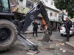 Puluhan Mayat Bergelimpangan Saat Polisi Brasil Serbu Geng Narkoba